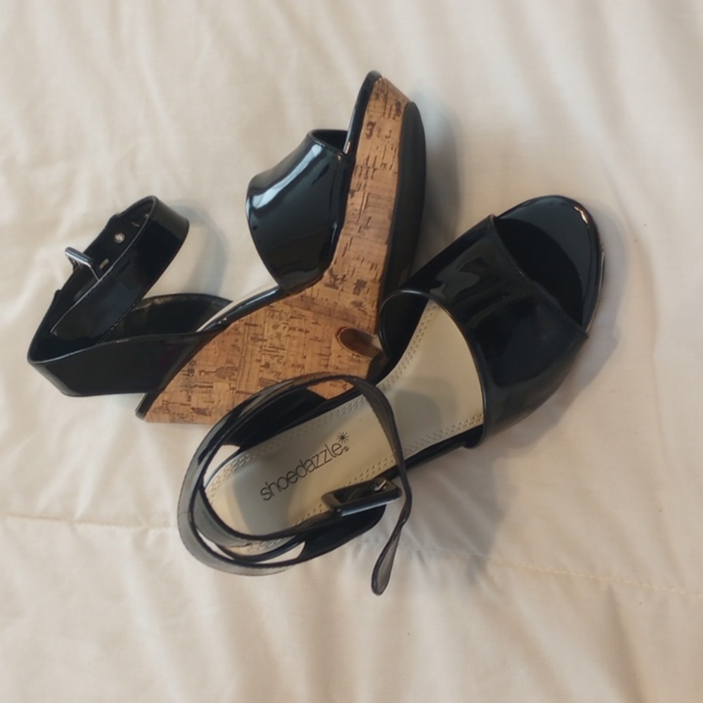 Platform wedge heel. Ankle strap. 8